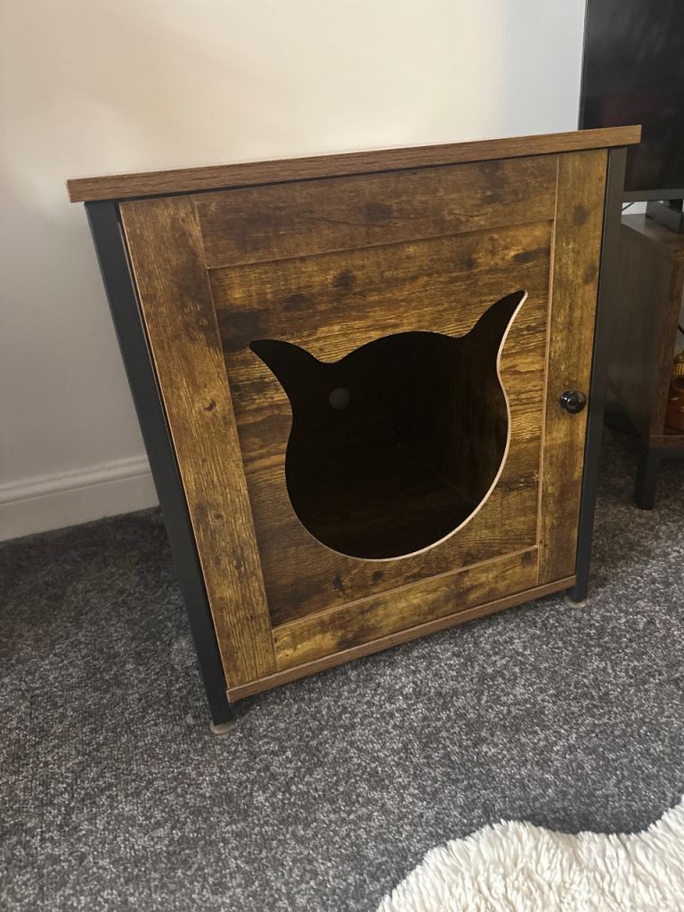 Cat wooden box