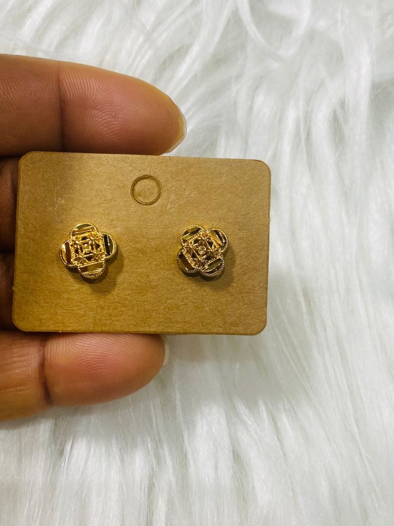 Beautiful stud earrings 2
