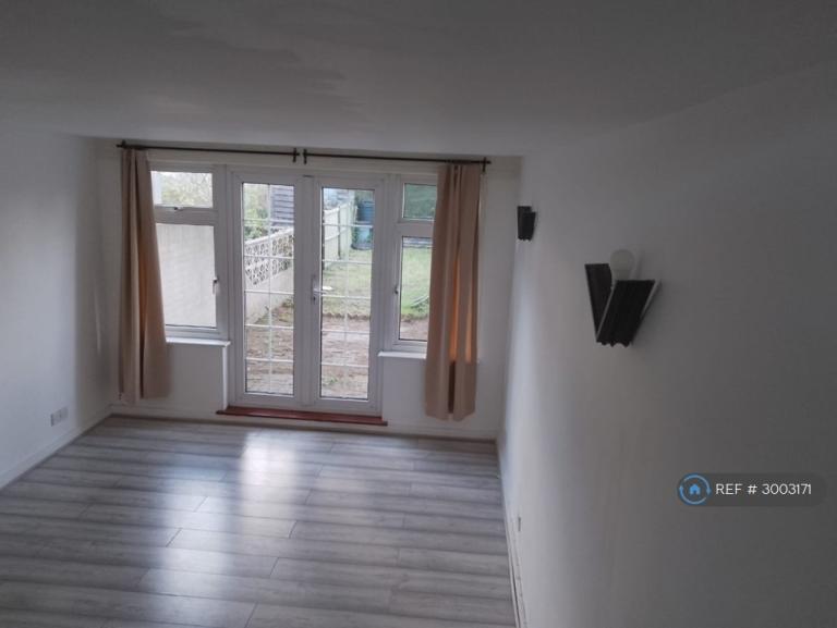 3 bedroom house in Aluric Road, London, RM16 (3 bed) (#3003171)