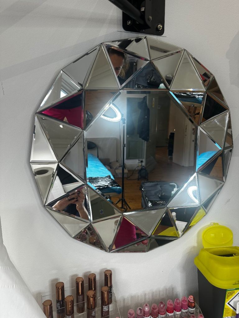 Geometric wall mirror