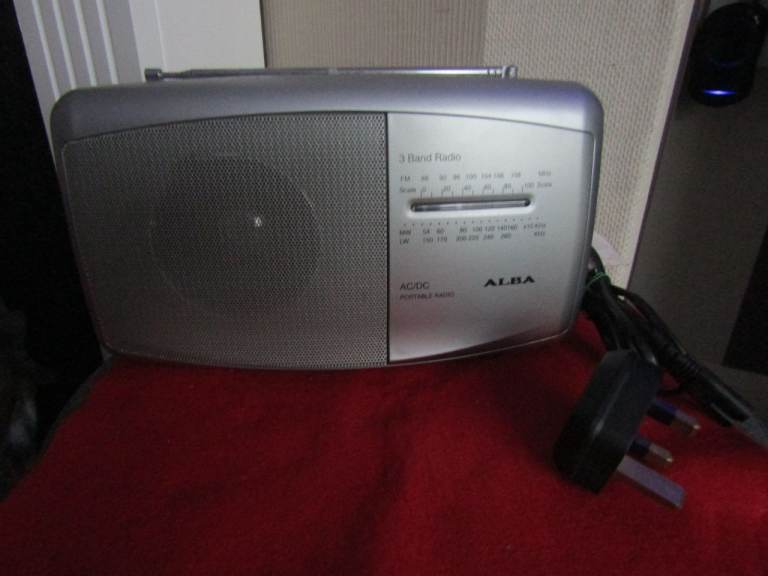 A ALBA TR4000 FM/MW/LW PORTABLE RADIO WITH POWER LEAD. WORKS GREAT!