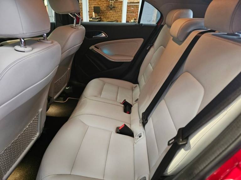 2016 Mercedes-Benz A-Class 2.1 A200d Sport (Premium) Hatchback 5dr Diesel 7G-DCT Euro 6 (s/s) (13...