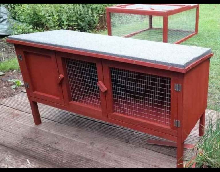 Rabbit/guinea pig hutch 