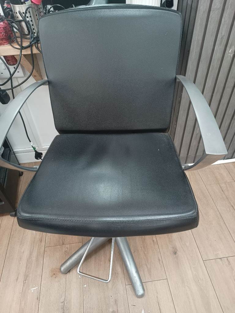 Salon chair 