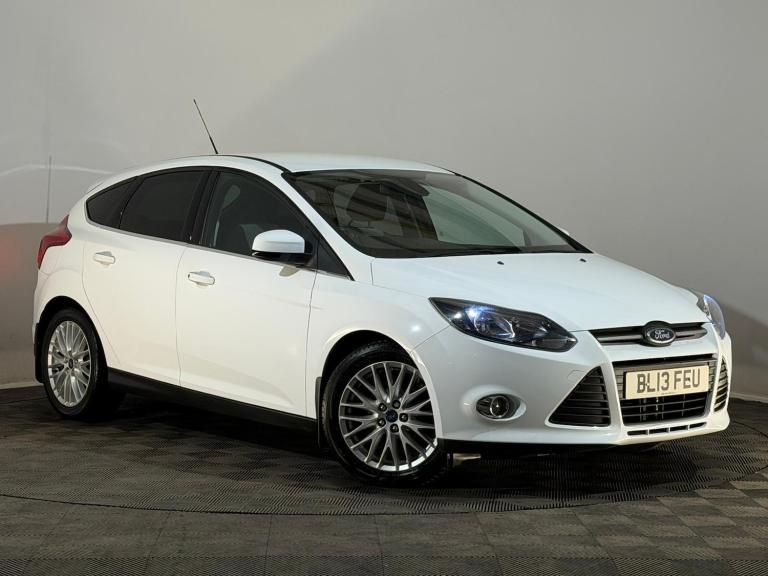 WHITE 2013 FORD FOCUS ZETEC TURBO 1.0 PETROL ECOBOOST 5 DOOR HATCHBACK £35 TAX 