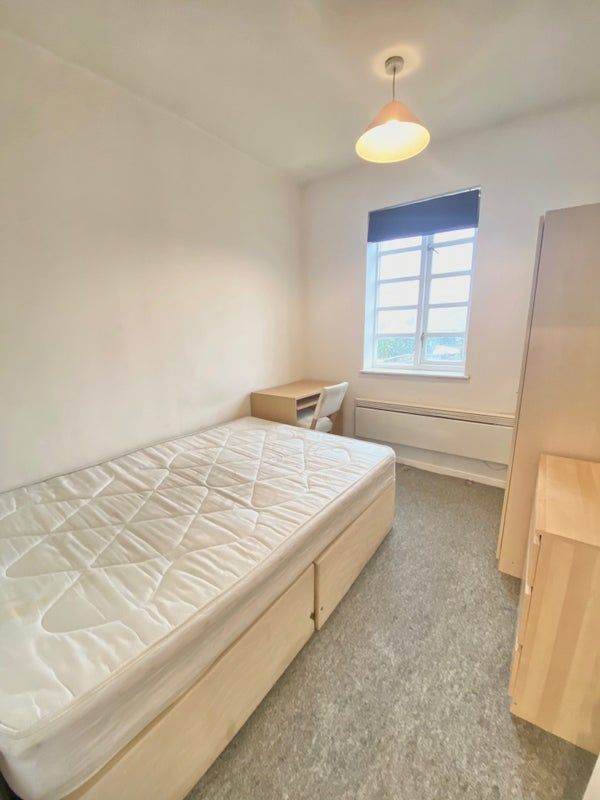 💙Small Double With Desk To Work ,SE16 5HU Available Now ✅