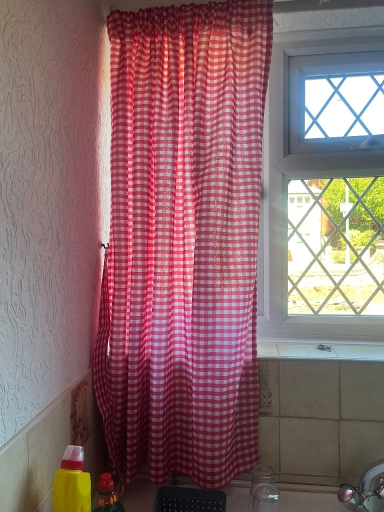 Red cheque kitchen curtain 