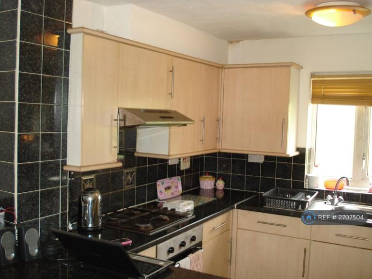 1 bedroom flat in Broad Dean, Eaglestone, Milton Keynes, MK6 (1 bed) (#2707504)