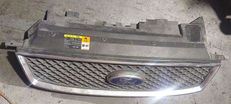 Ford Focus Front Bumper Grille 2006