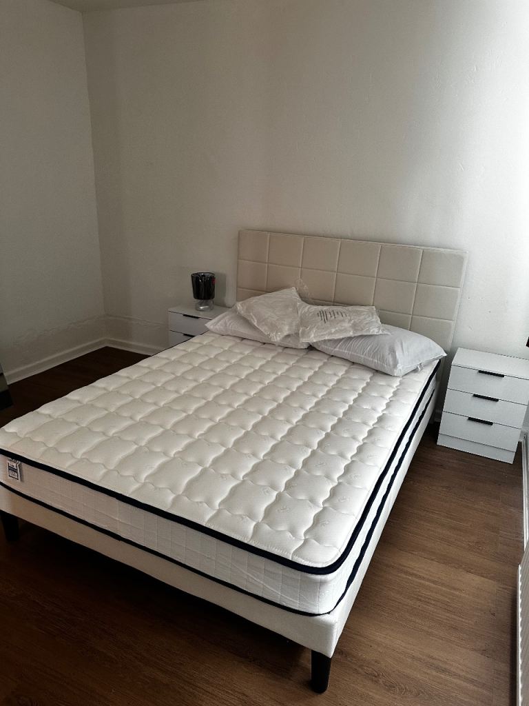 Big double room with inbuilt wardrobe
