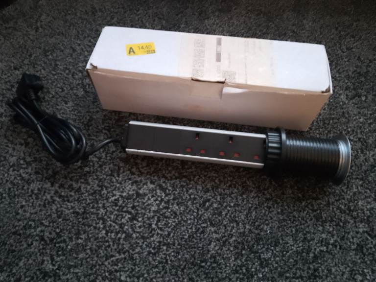 Brand New 4 socket and two USB extension 