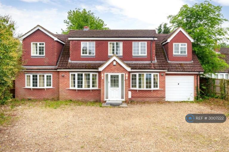 5 bedroom house in Nine Mile Ride, Finchampstead, Wokingham, RG40 (5 bed) (#3007222)