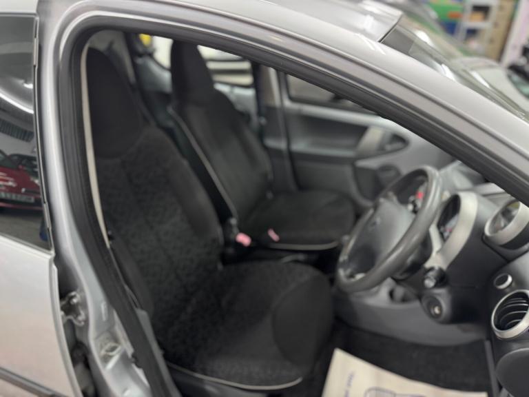 2009 Peugeot 107 1.0 Urban 5dr 2-Tronic HATCHBACK Petrol Automatic