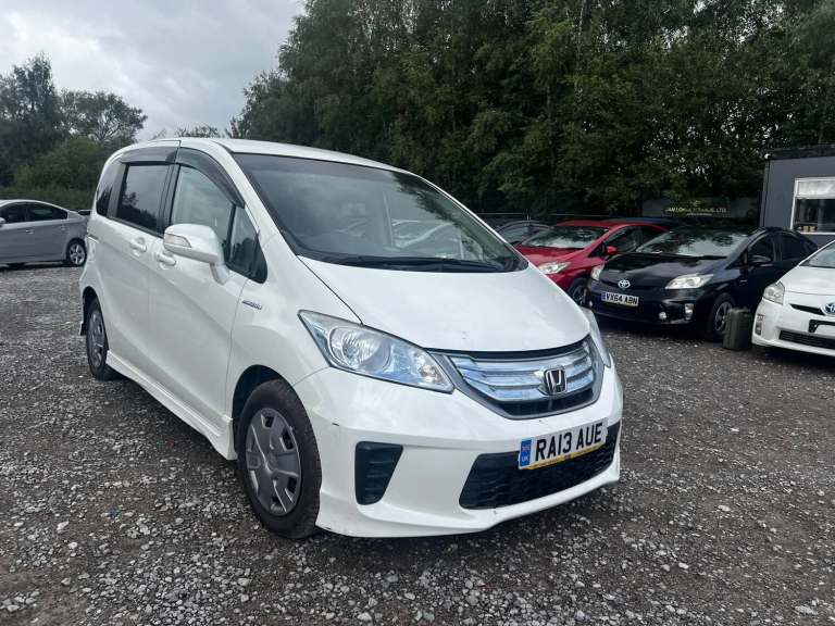 2013 Honda Freed Honda Freed  Hybrid Petrol Pearl White  2013  6 Seater  1.5L