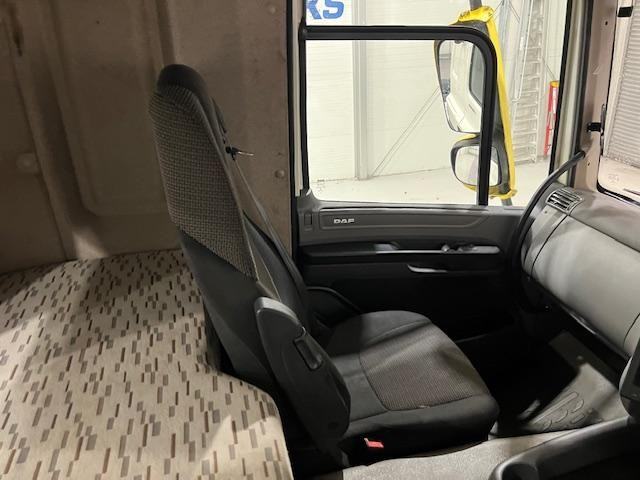 DAF 460 6x2 Sleeper Cab Tractor Unit
