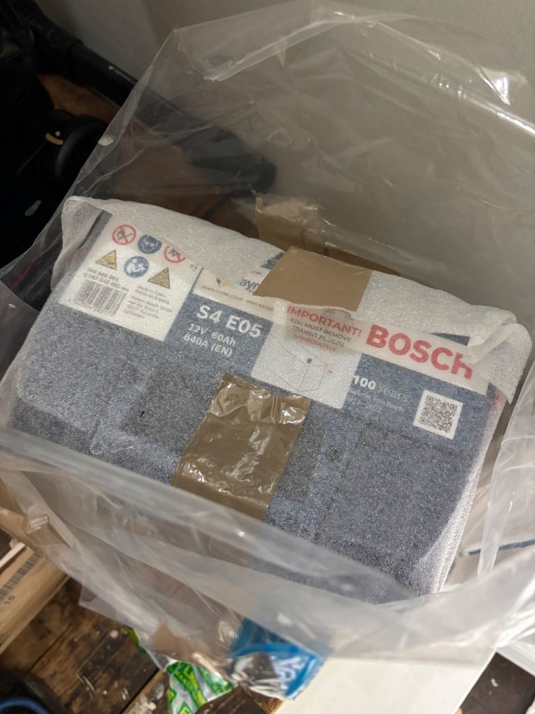 Bosch S4 E05 car battery