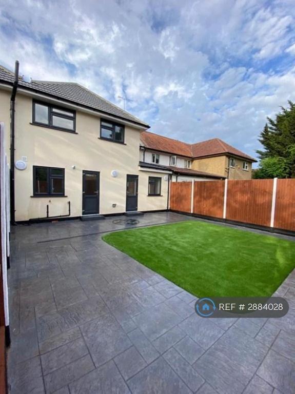 3 bedroom house in Elm Close, Hayes, UB3 (3 bed) (#2884028)