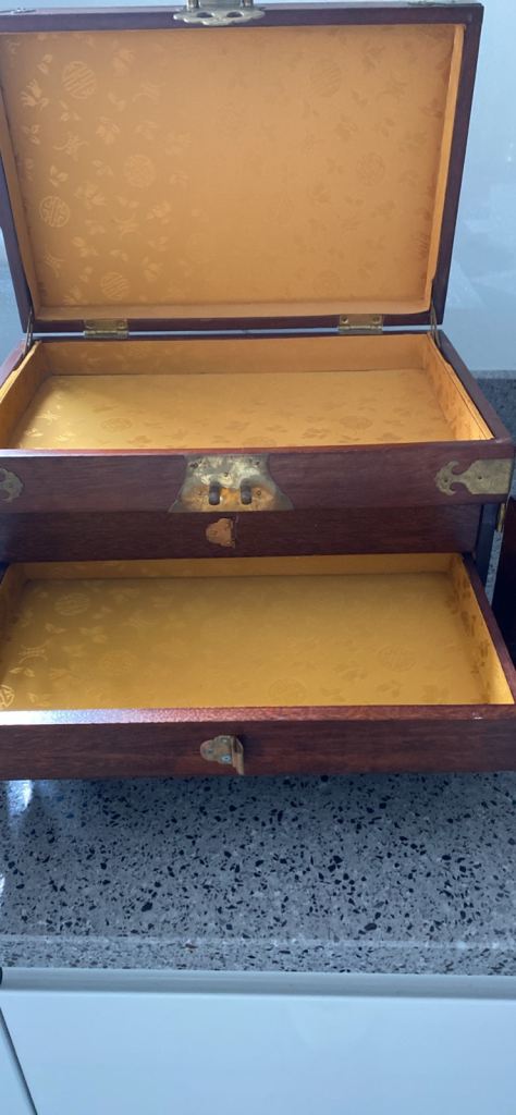 Large jewellery box
