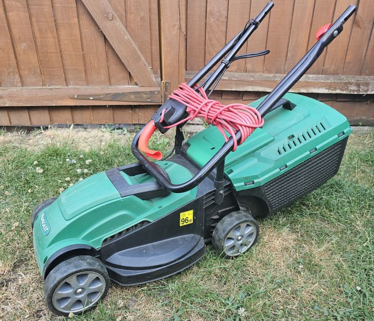 Qualcast Corded Electric Rotary Lawnmower (with Grass Box) – Great Condition