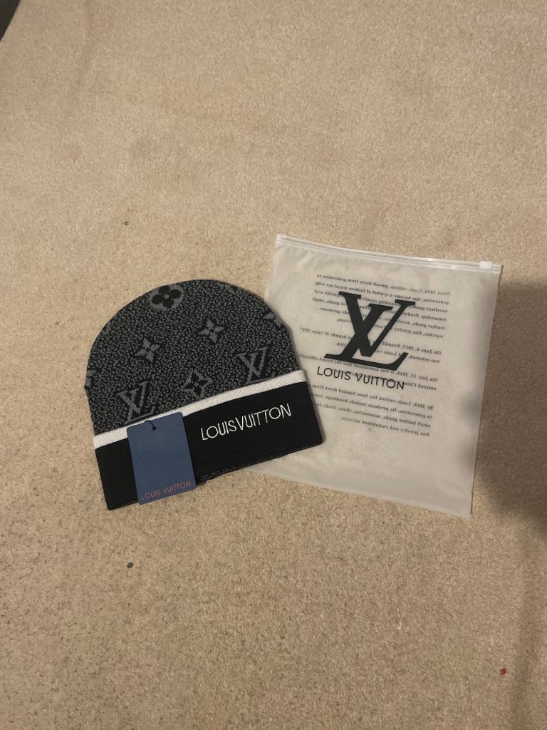 Louis Vuitton Beanie – Black, New with Tag