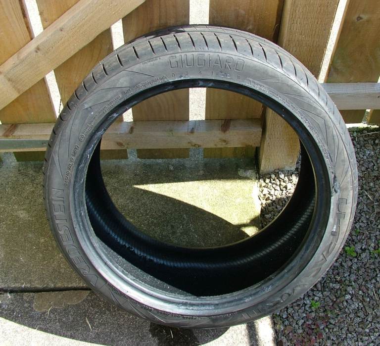 1 x 245/40 zr19 98Y XL Vredestein Ultrac Vorti 6+ mm DOT 2420 Tyre