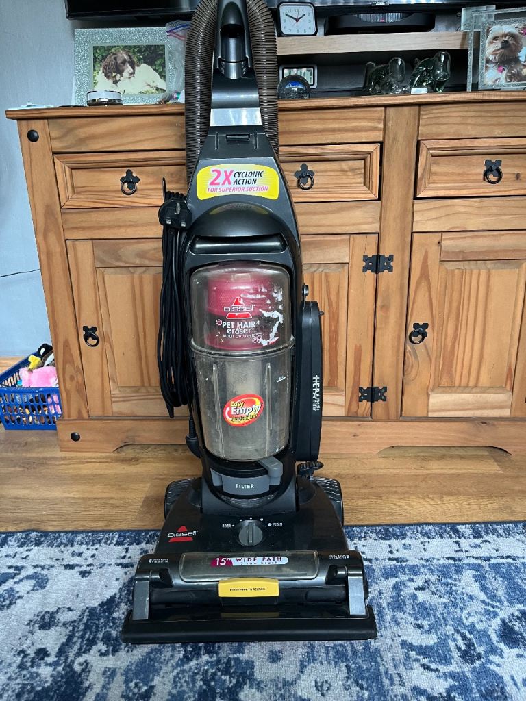 Bissell Pet Hair Eraser Vacuum Cleaner – Good Condition