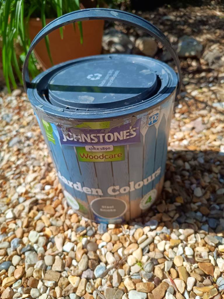 JOHNSTONES 2.5L GARDEN COLOUR PAINT - STEEL SMOKE
