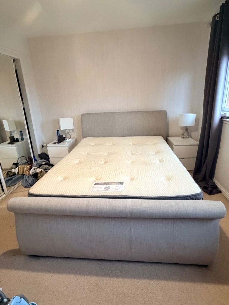 King sized bed