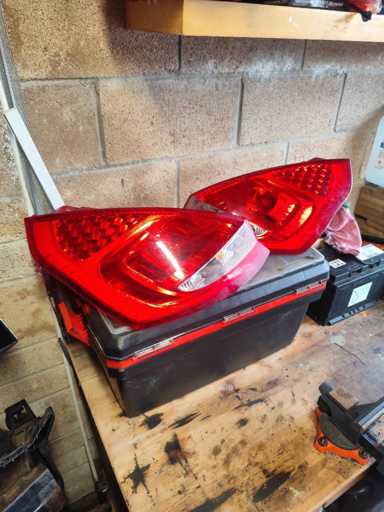 Tail lights for ford fiesta MK7