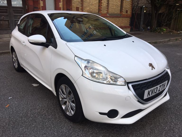 Peugeot 208 1.0 - Ulez Free - MOT- Full Service History - Ideal First Small Family Car