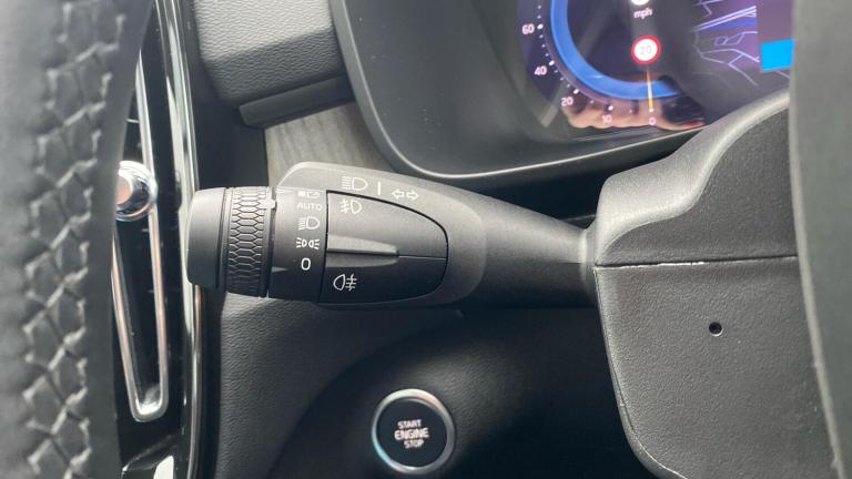 2024 Volvo XC40 2.0 B3P Ultra Dark 5dr Auto ESTATE PETROL Automatic