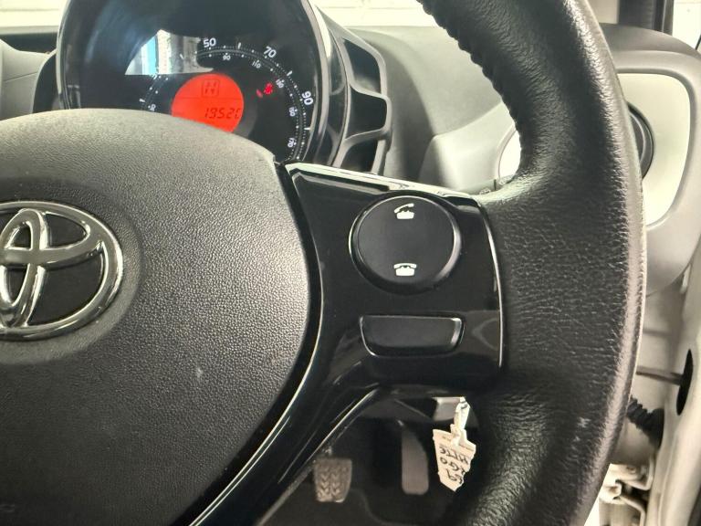 2019 Toyota AYGO 1.0 VVT-i x-play x-shift Euro 6 5dr HATCHBACK Petrol Automatic