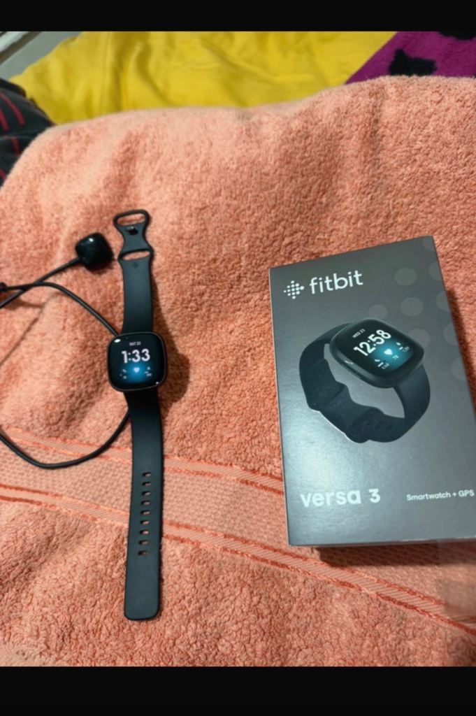 Fitbit versa 3 smartwatch