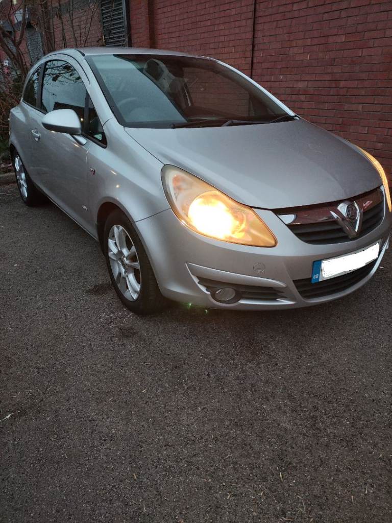 (Brand New MOT) Vauxhall CORSA SXI, 3 door hatchback (75k miles)