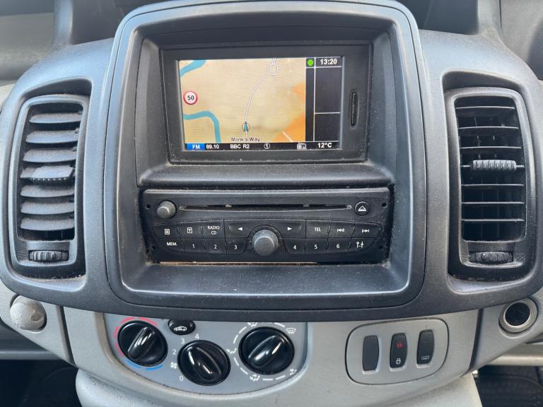 2012 Renault Trafic (12) 2.0 DCI 115 BHP SL29 SWB EURO 5 NO VAT! LONG MOT PANEL VAN Diesel Manual