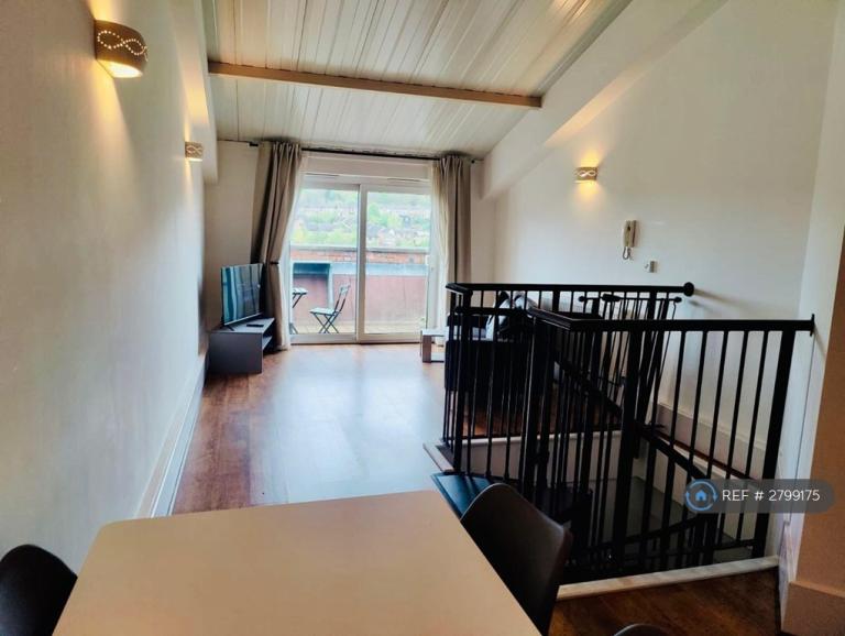 1 bedroom flat in Sprinkwell Mill, Dewsbury, WF13 (1 bed) (#2799175)