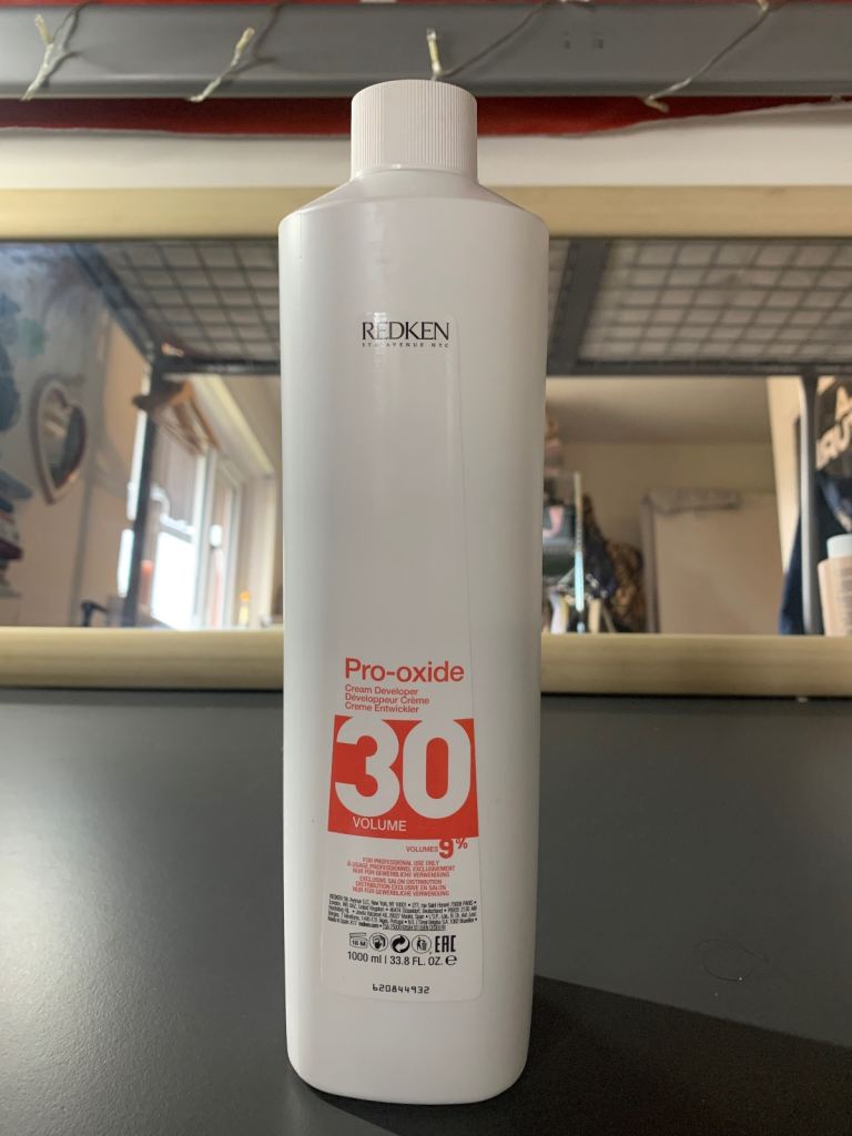 Redken Pro-Oxide 30 Volume developer - 1000ml, 80% full