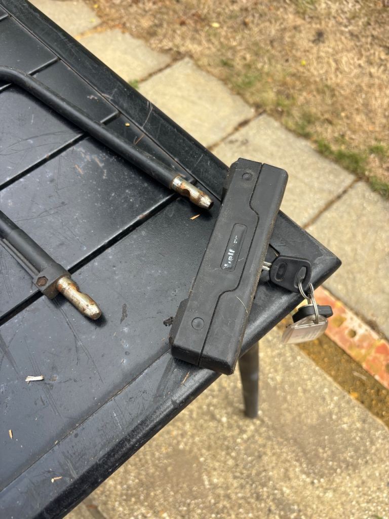 Halfords D-Lock with Keys – Good Condition