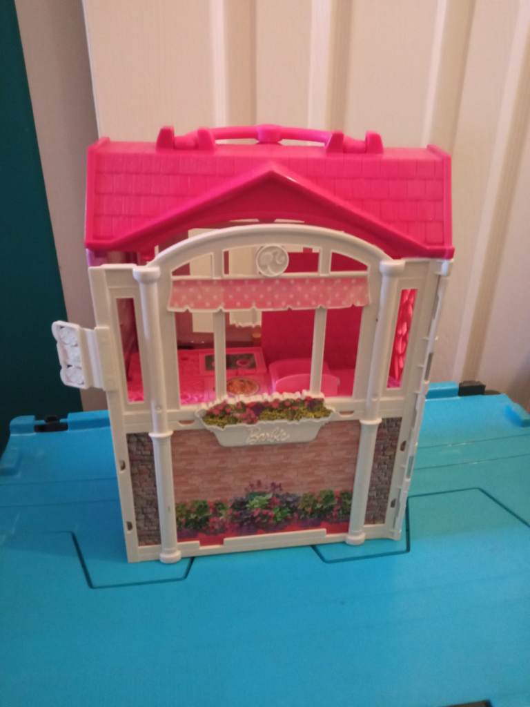 Barbie doll carrier house 