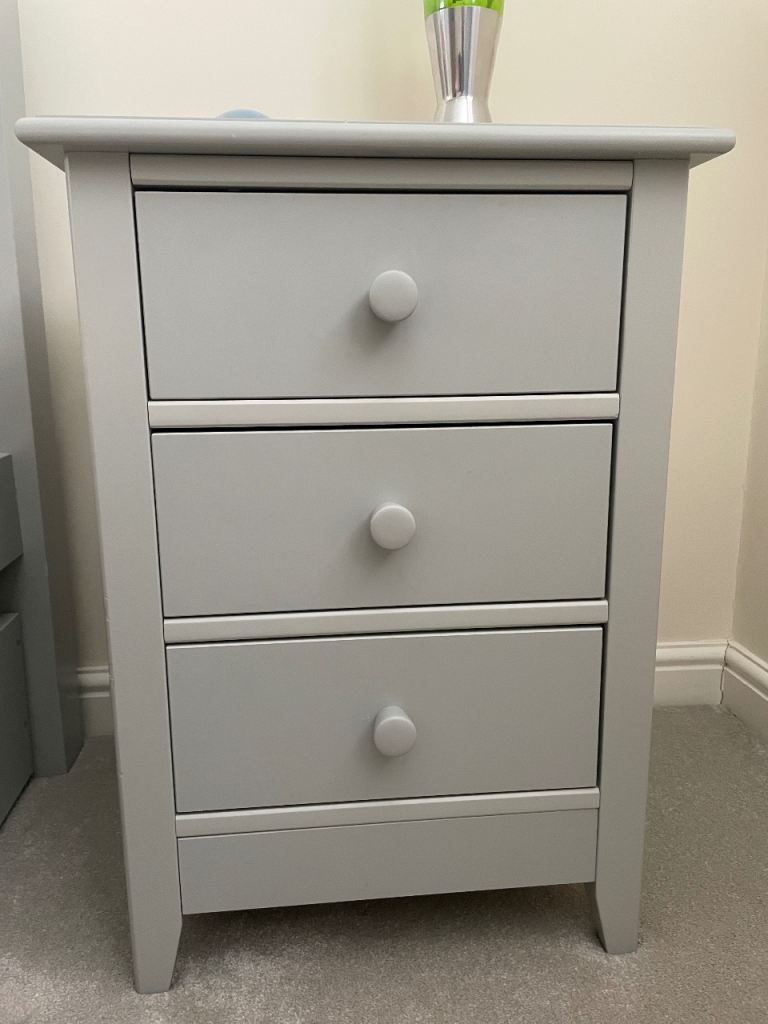 Grey Wood Single Trundle Bed with matching chest of drawers and bedside unit