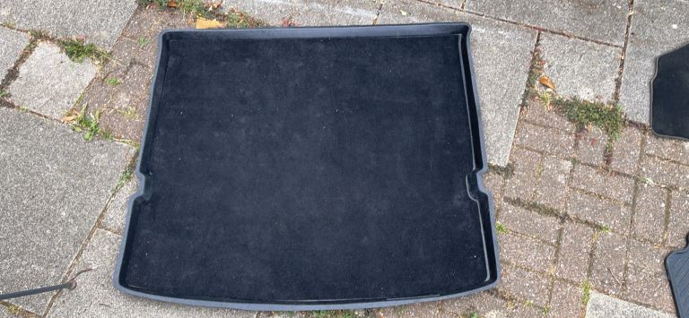 Boot liner for Ford SMax