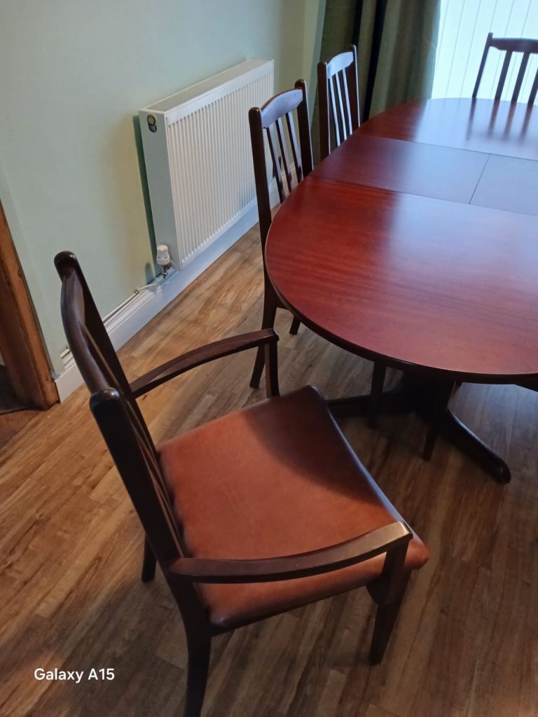 FREE  ! FREE ! Morris of Glasgow table/chairs