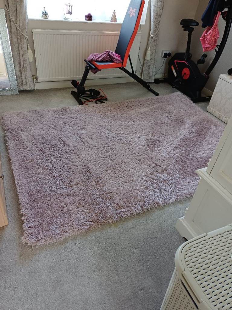 Large Lilac/Pink Fluffy Rug
