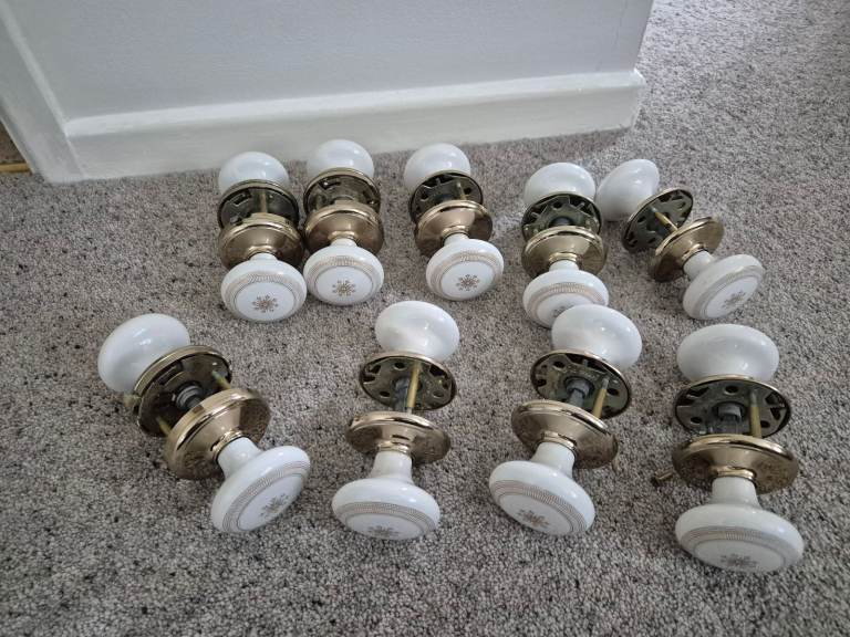 6 Pairs Of White & Gold Porcelain Door Knobs 