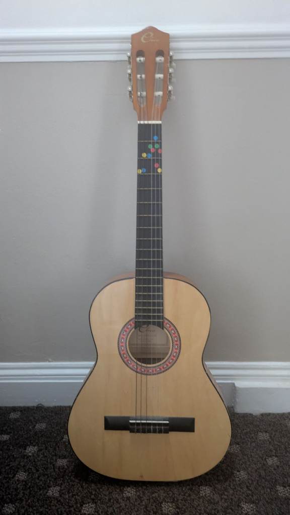 Acoustic Guitar – Good Condition, Natural Wood Finish