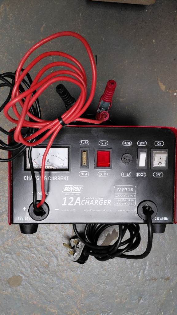 Maypole 12V/24V Battery Charger