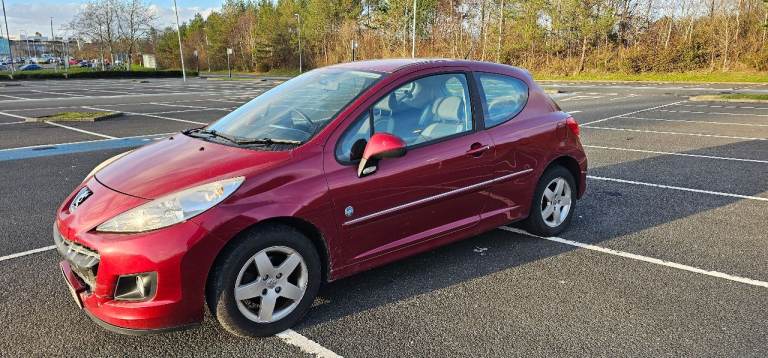 Peugeot 207 2011 61k ulez 8 months mot