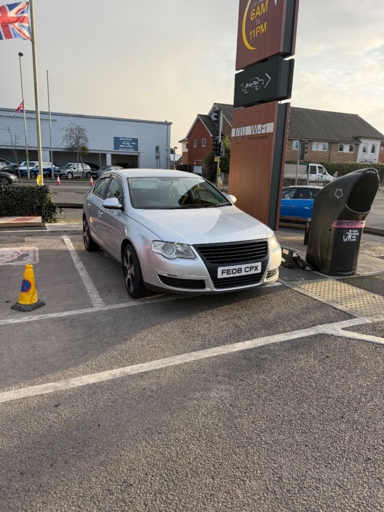 Volkswagen, PASSAT, Saloon, 2008, Manual, 1896 (cc), 4 doors