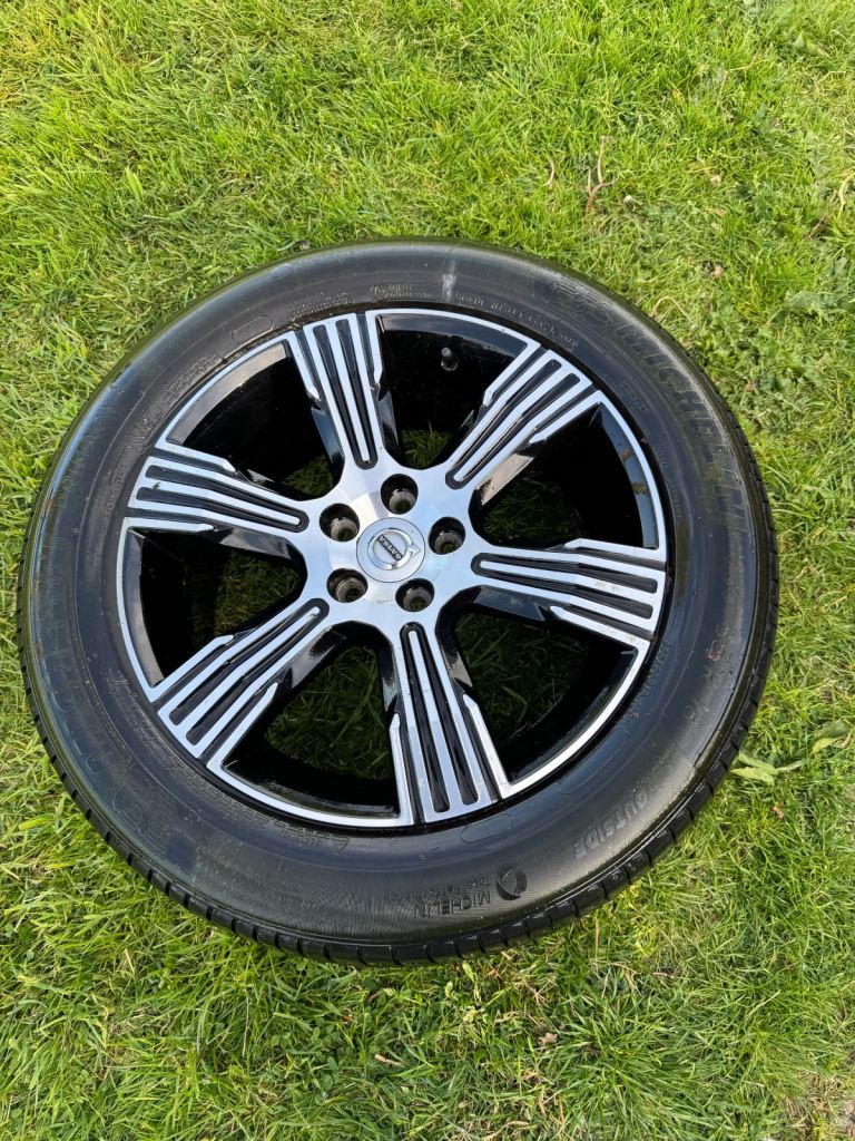 Volvo xc 40 tyres and rims