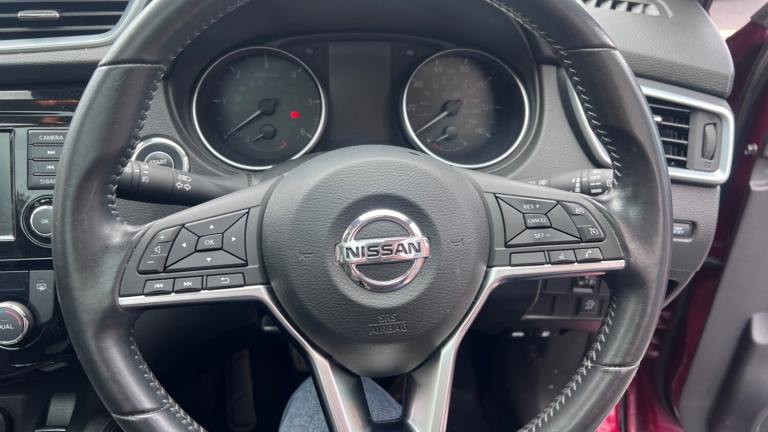 Nissan qashqai N1.5 dCi 115 N-Connecta 5dr 2 owners full Nissan history stunning